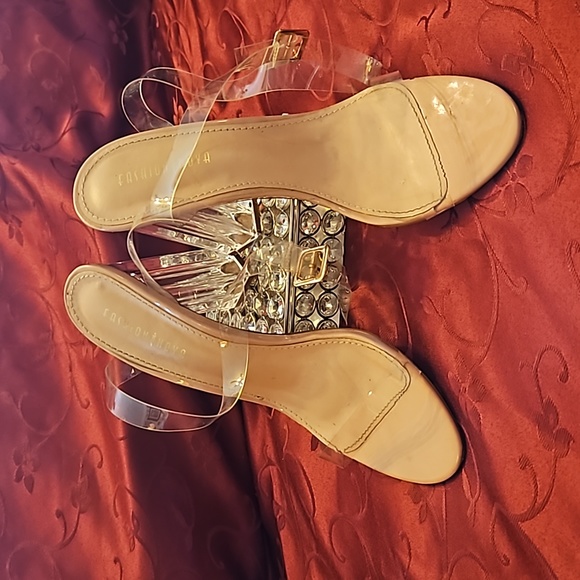 4/$20 FASHION NOVA HEELS - Picture 2 of 15